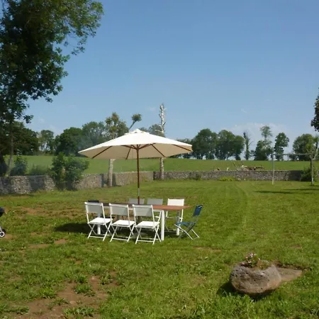 Prázdninový dům Maison De Caractere Renovee A Mauriac: 12 Pers, Jardin Clos, Cheminee, Proche Activites Nature - Fr-1-742-120 Mauriac (Cantal)