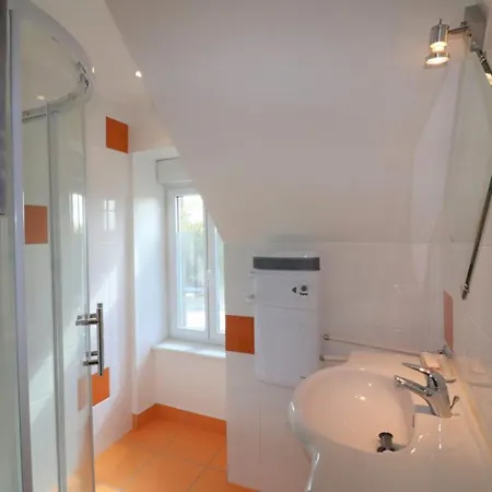 Vakantiehuis Maison De Caractere Renovee A Mauriac: 12 Pers, Jardin Clos, Cheminee, Proche Activites Nature - Fr-1-742-120 *
